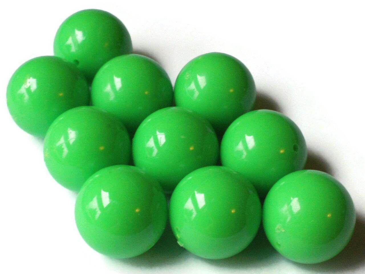 10 20mm Smooth Round Light Green Beads Vintage Plastic Beads Lightweight Sturdy Acrylic Beads